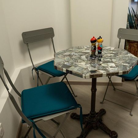 T2! 3 Ou 4 Personnes Centre Ville Neuf Avec Garage Sanary-sur-Mer Esterno foto