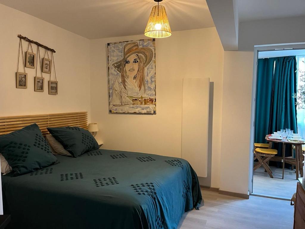 T2! 3 Ou 4 Personnes Centre Ville Neuf Avec Garage Sanary-sur-Mer Esterno foto