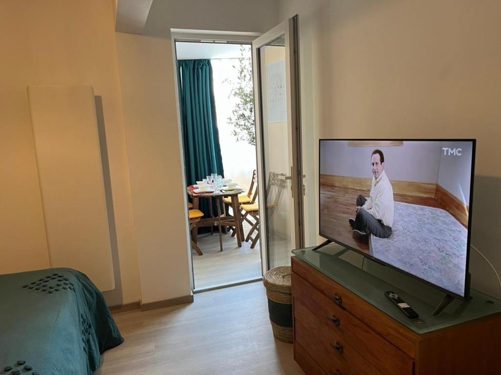 T2! 3 Ou 4 Personnes Centre Ville Neuf Avec Garage Sanary-sur-Mer Esterno foto