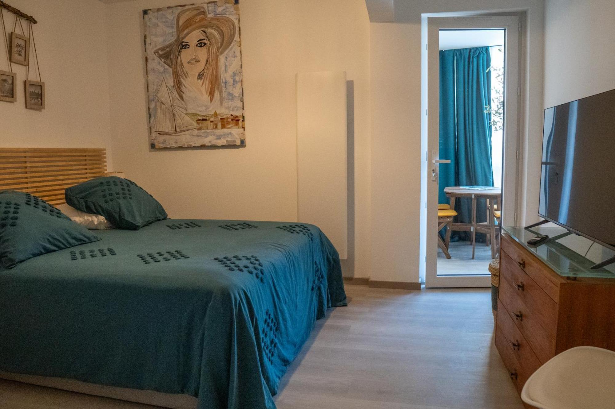 T2! 3 Ou 4 Personnes Centre Ville Neuf Avec Garage Sanary-sur-Mer Esterno foto