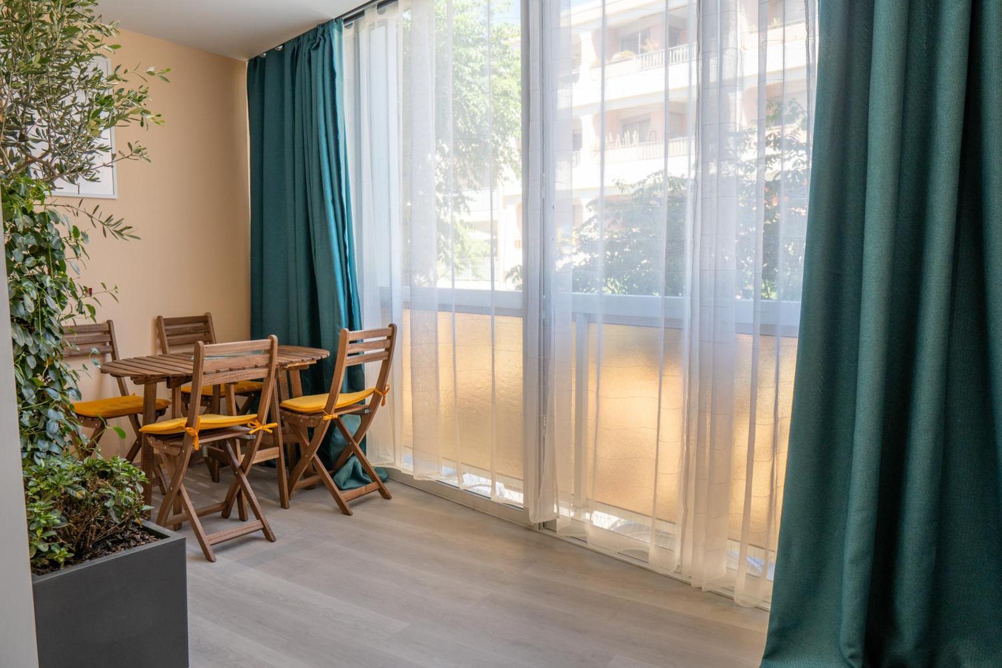 T2! 3 Ou 4 Personnes Centre Ville Neuf Avec Garage Sanary-sur-Mer Esterno foto